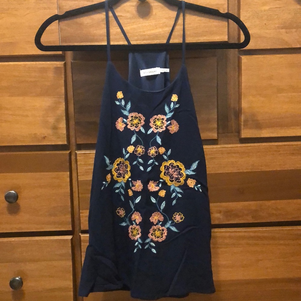 Navy flower tank